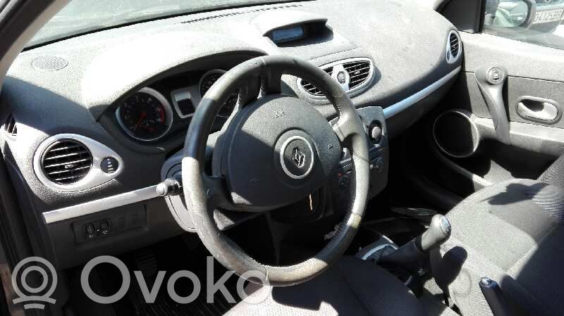 Clio III Clio  8200595934