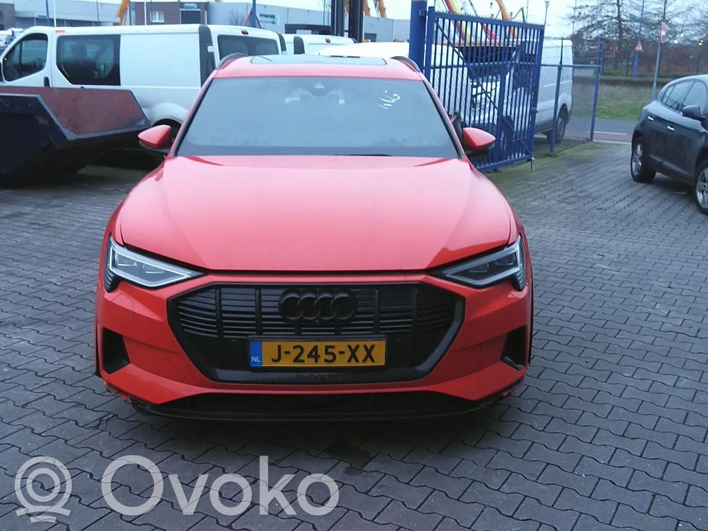 e-tron e-tron  4KE407271