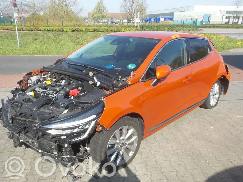 Clio V Clio  122018068R