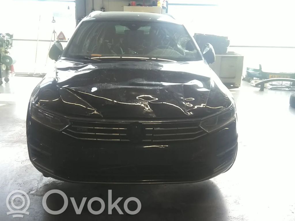 PASSAT B8 Passat  04E100034N