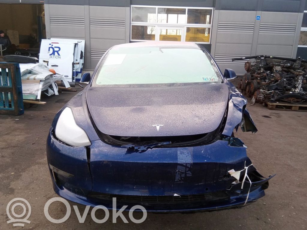 Model 3 Tesla Model 3  109329500A