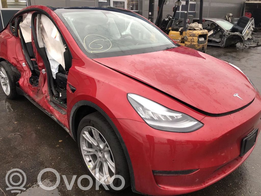 Model Y Tesla Model Y  104423500B