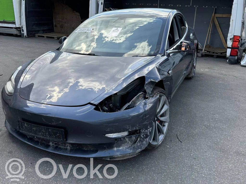 Model 3 Tesla Model 3  109879200