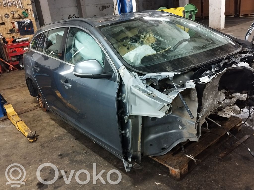 V60 V60, V60 Cross Country  31348866