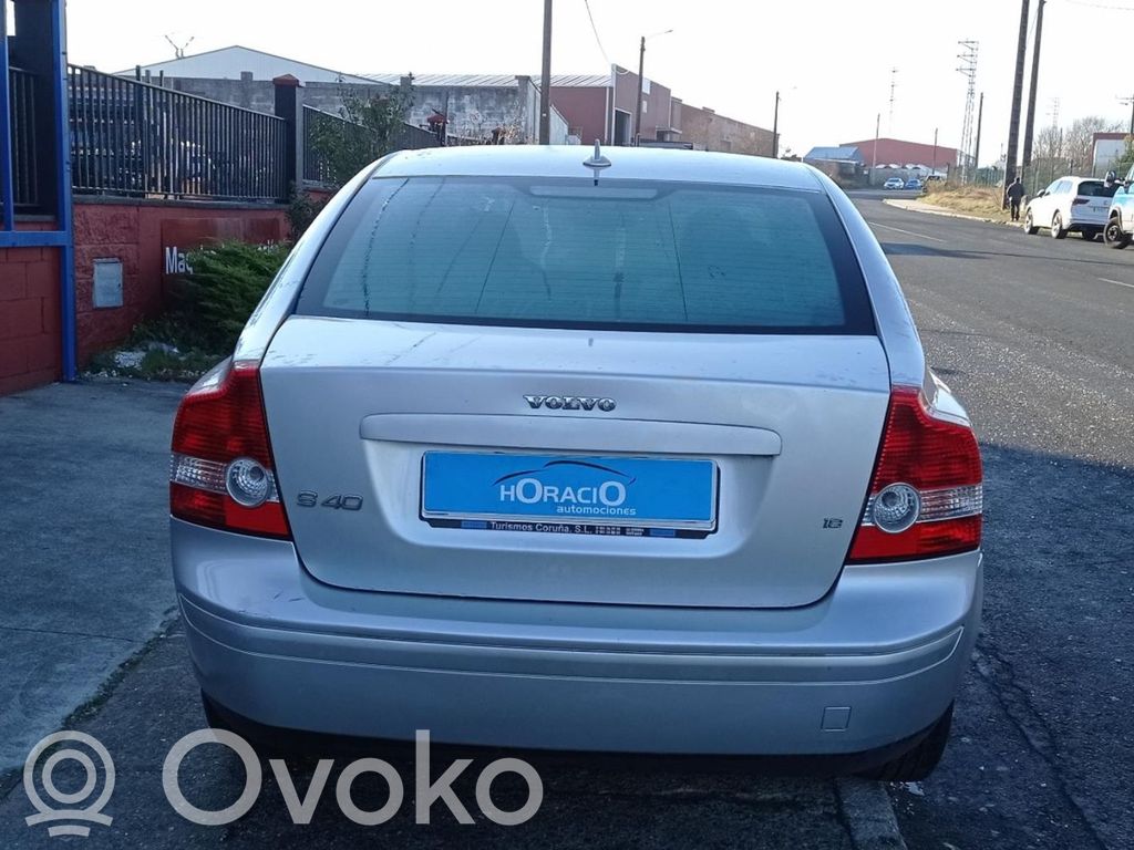 S40 S40, V40