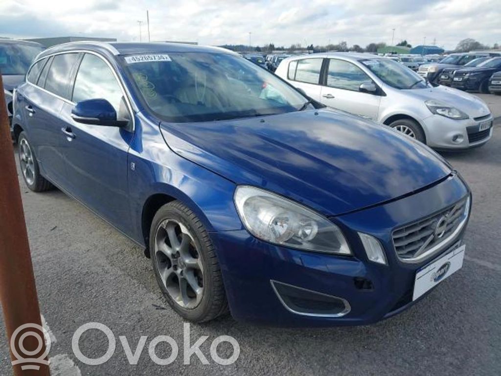 V60 V60, V60 Cross Country  31307439