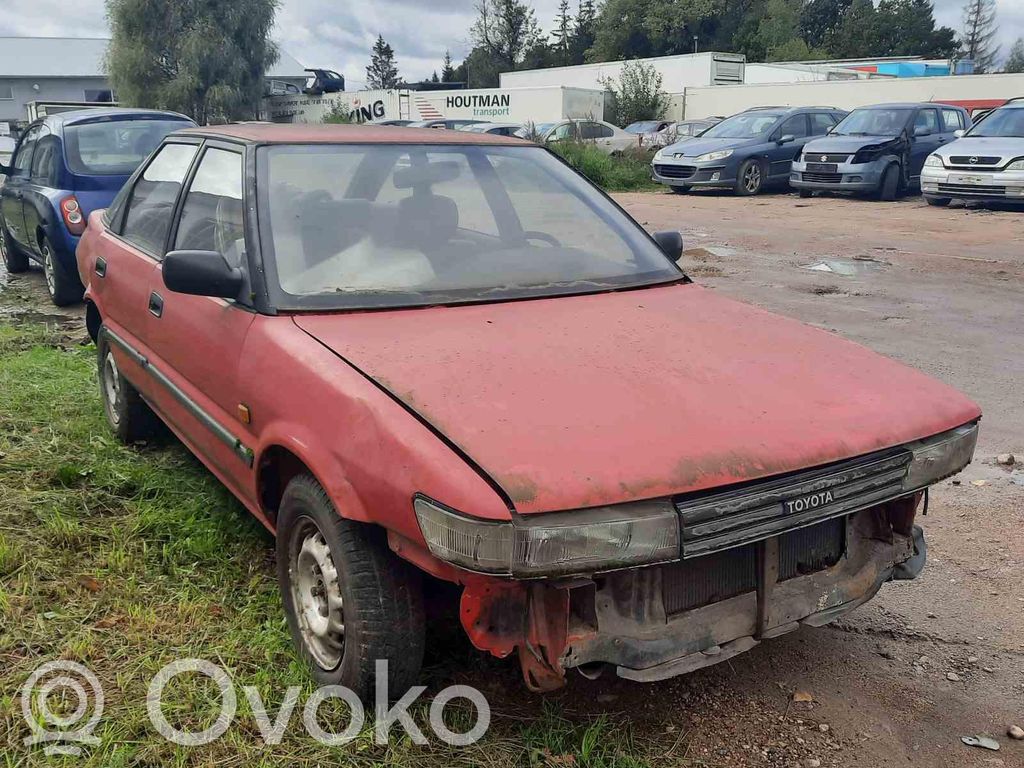 Corolla E90 Corolla  RAUDONOS