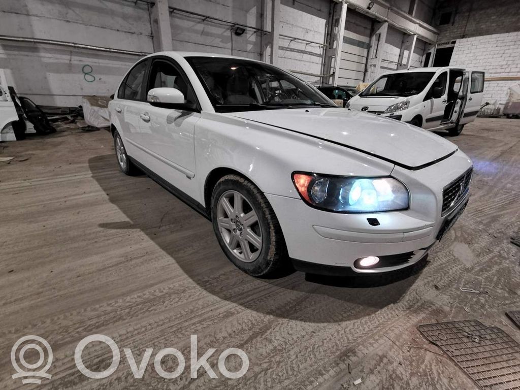 S40 S40, V40