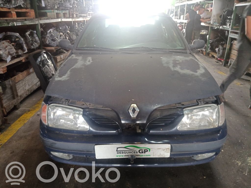 Megane I Megane  E9020023