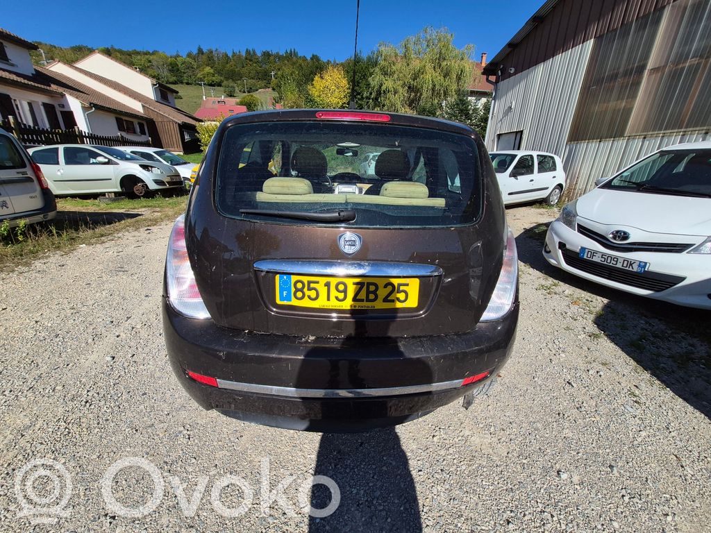 Ypsilon Ypsilon  77364221