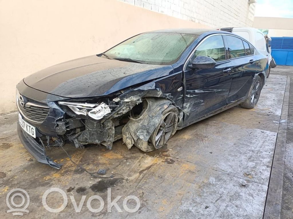 Insignia A Insignia  84537123