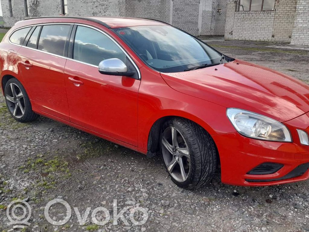 V60 V60, V60 Cross Country  31303238