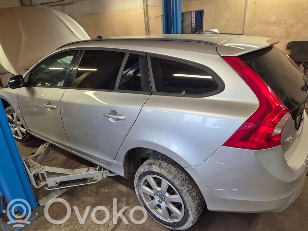 V60 V60, V60 Cross Country  31337182