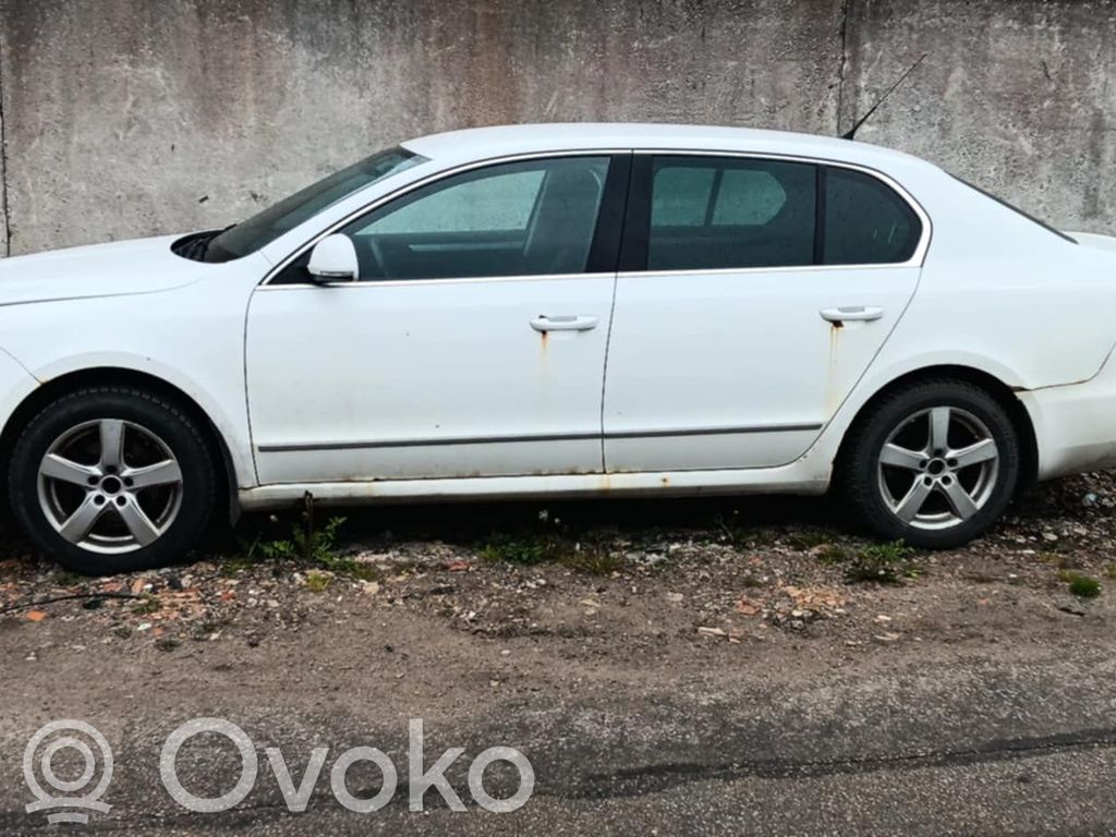 Superb B6 (3T) Superb  06F906262AC