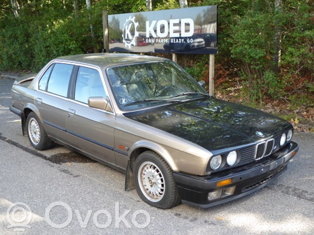 3 E30 Series 3  62131374824