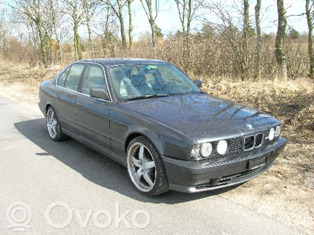 5 E34 Series 5  61351389002