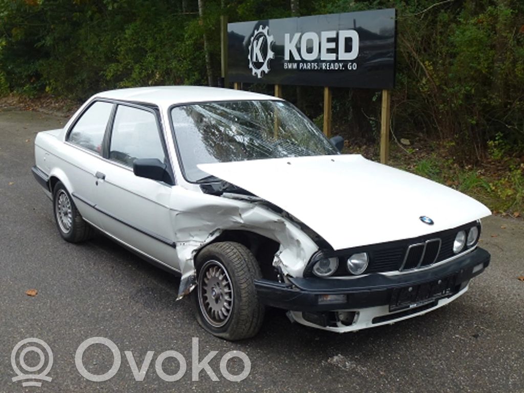 3 E30 Series 3  63121372619