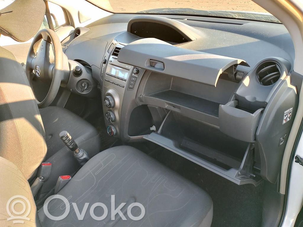 Yaris Yaris  5901259473919