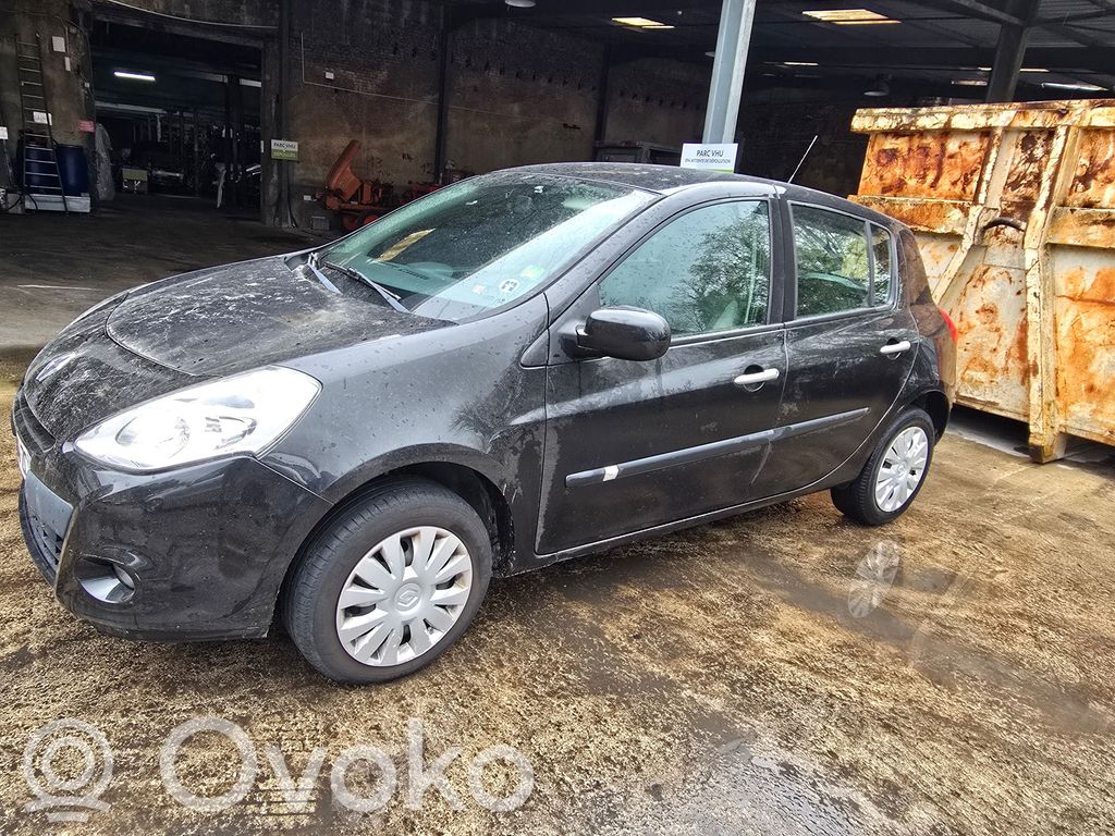 Clio III Clio  8201104739