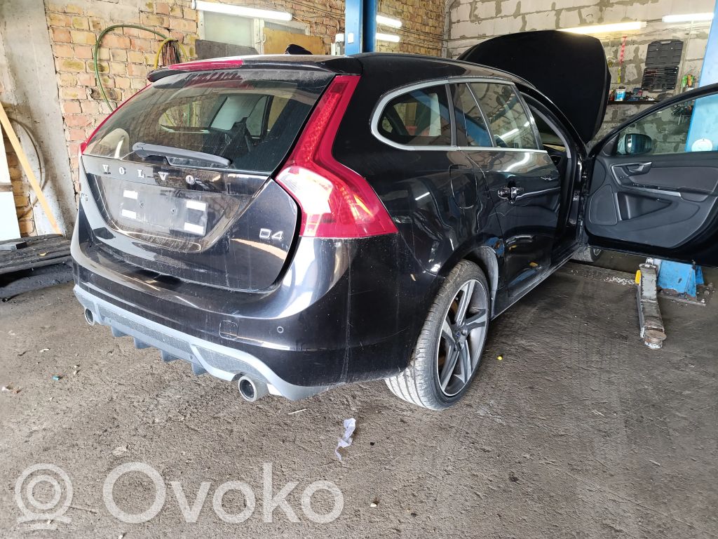 V60 V60, V60 Cross Country  31352777
