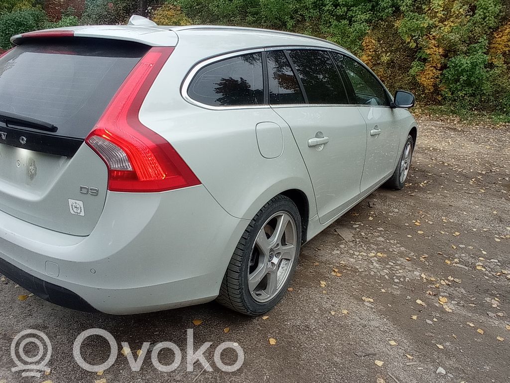 V60 V60, V60 Cross Country  31299997