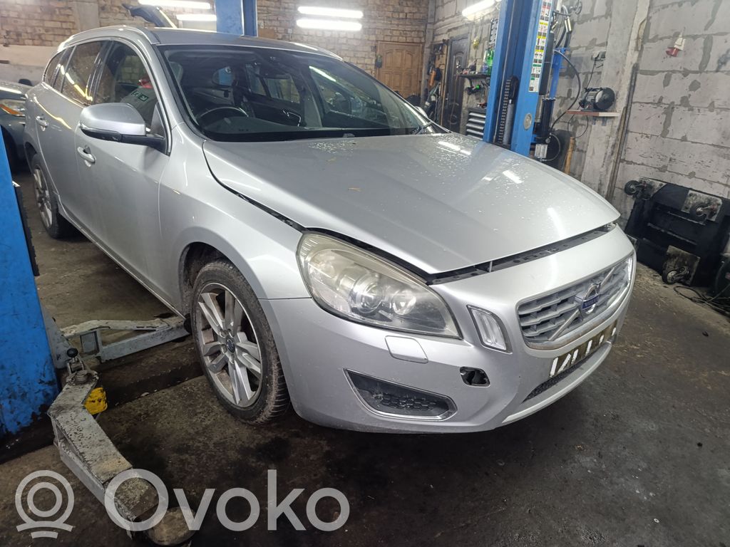 V60 V60, V60 Cross Country  30762643