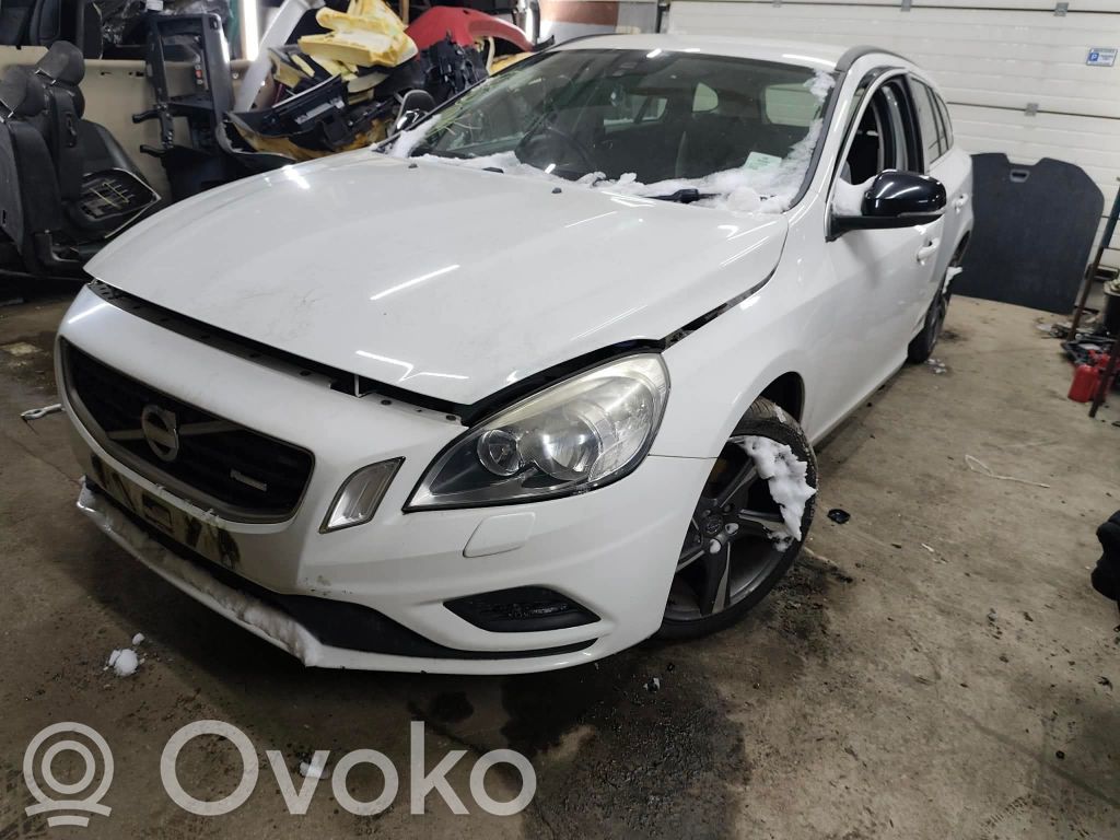 V60 V60, V60 Cross Country  31290382