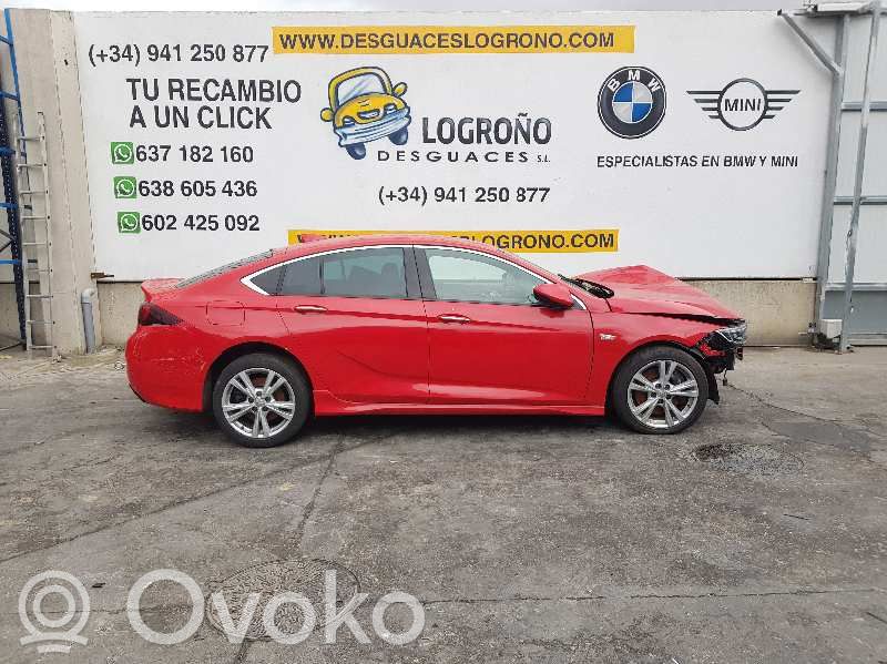 Insignia B Insignia  12669867
