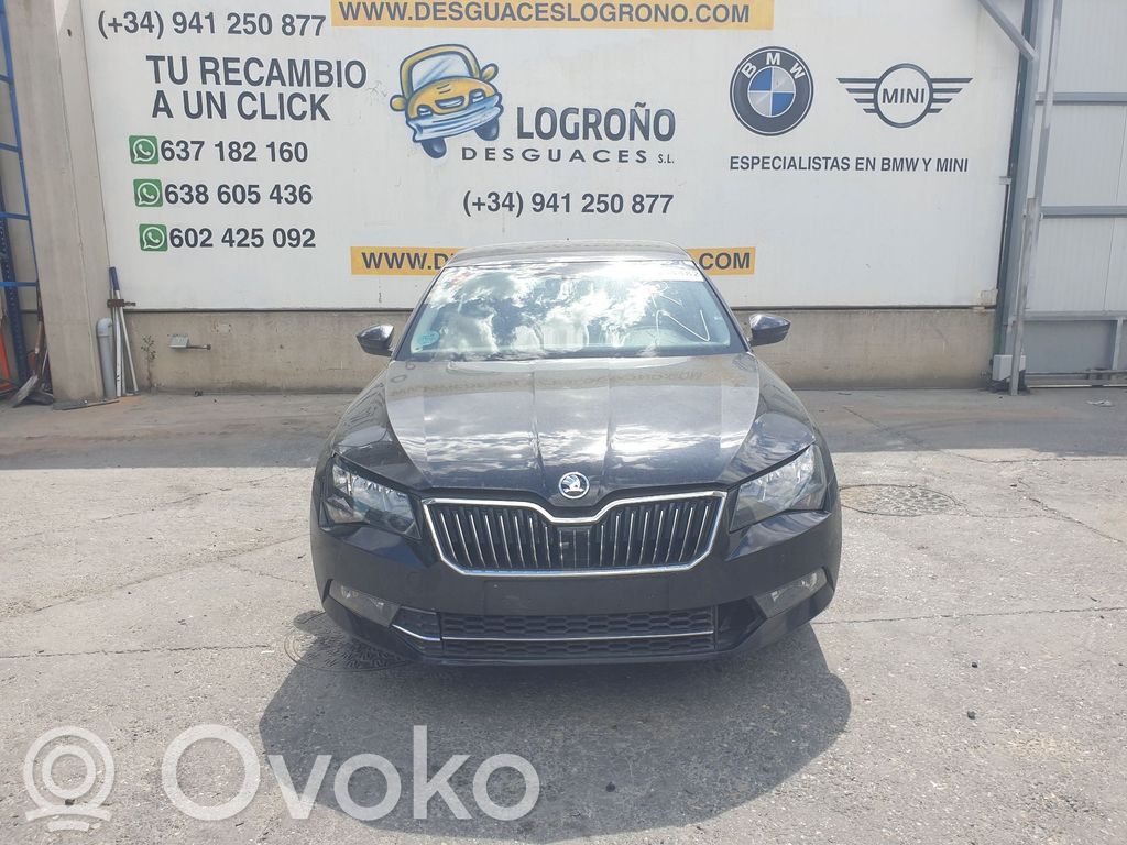 Superb B8 (3V) Superb  3Q0505235P