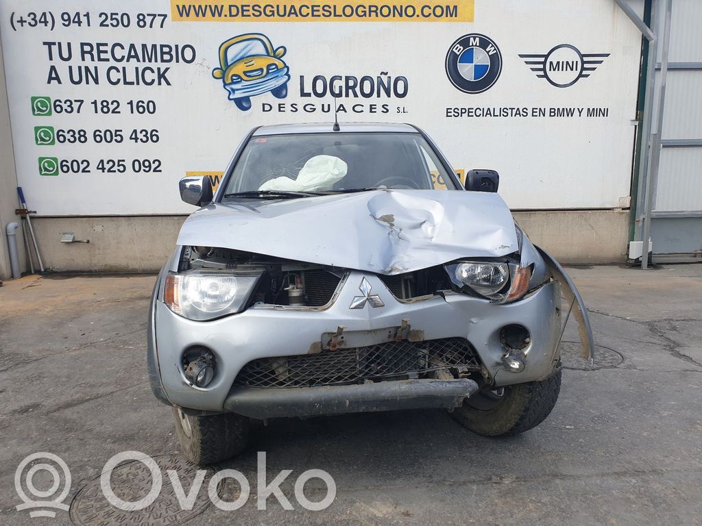 L200 L200, L300, L400 Space Gear  MN123611