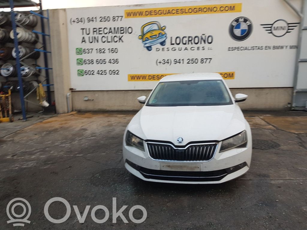 Superb B8 (3V) Superb  3Q0505311E