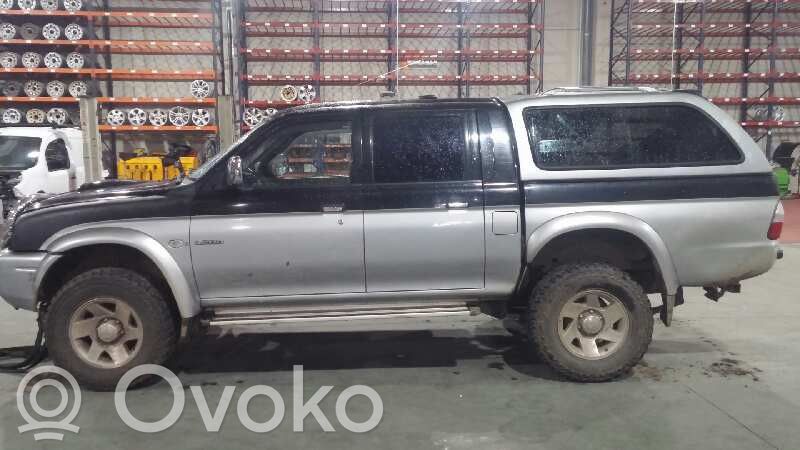 L200 L200, L300, L400 Space Gear  MB918830