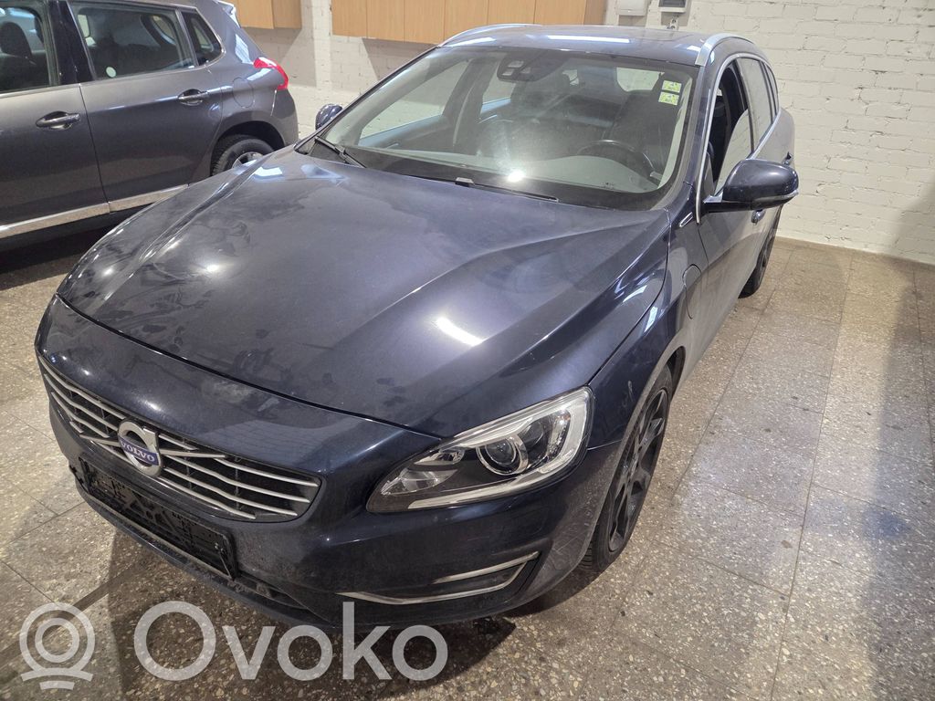 V60 V60, V60 Cross Country  31473906