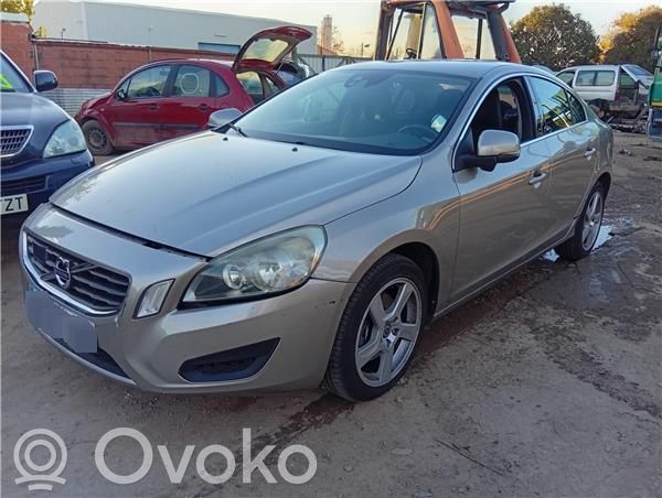 S60 S60  31333202