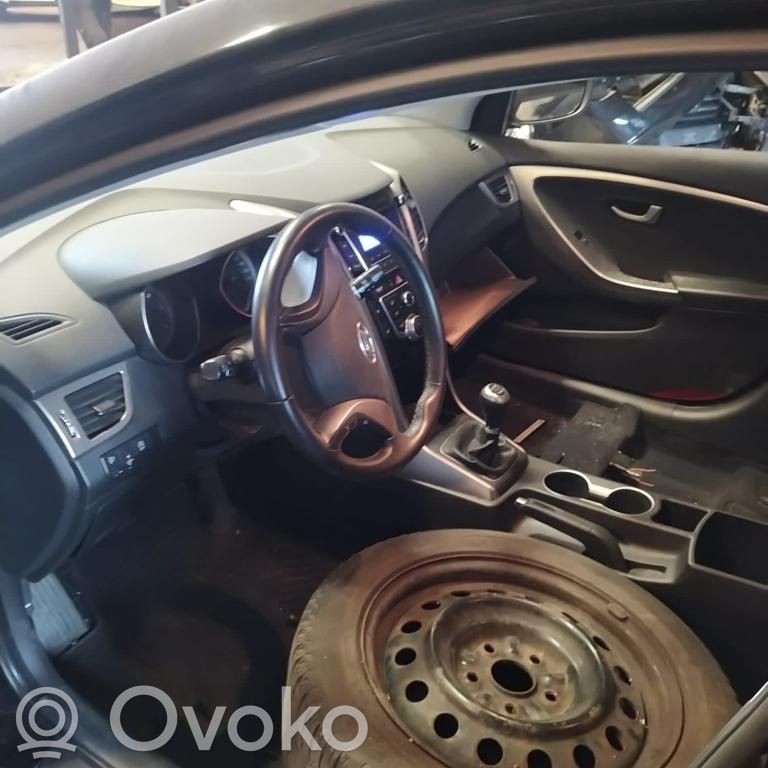 i30 i30  U216