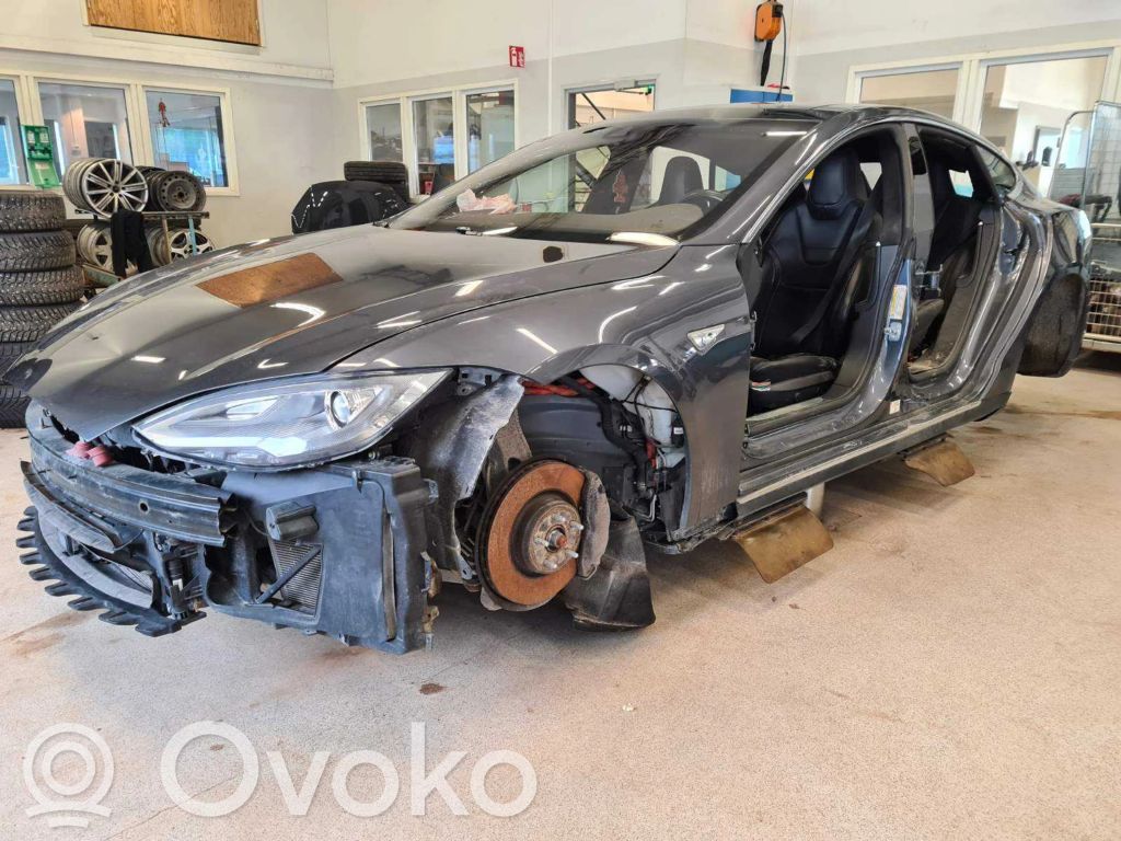 Model S Tesla Model S  103510400A