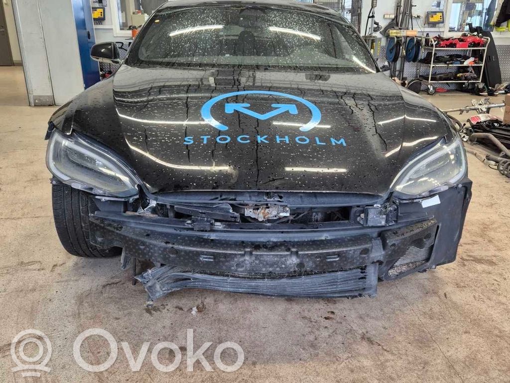Model S Tesla Model S  101378600A