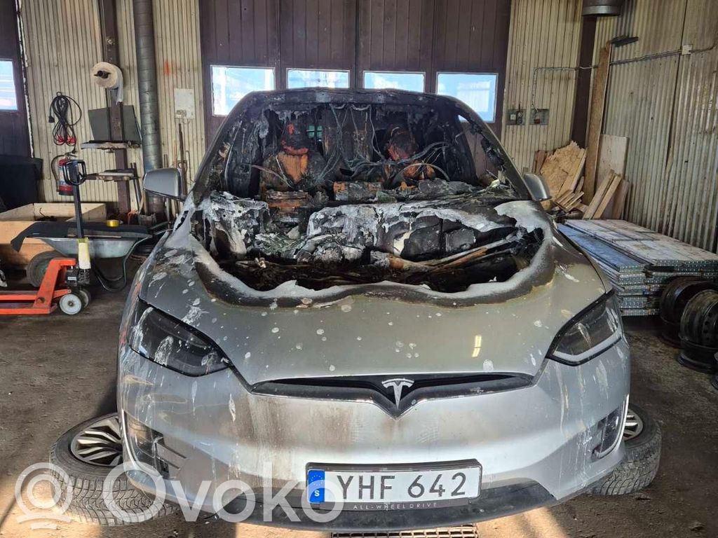 Model X Tesla Model X  111889400B