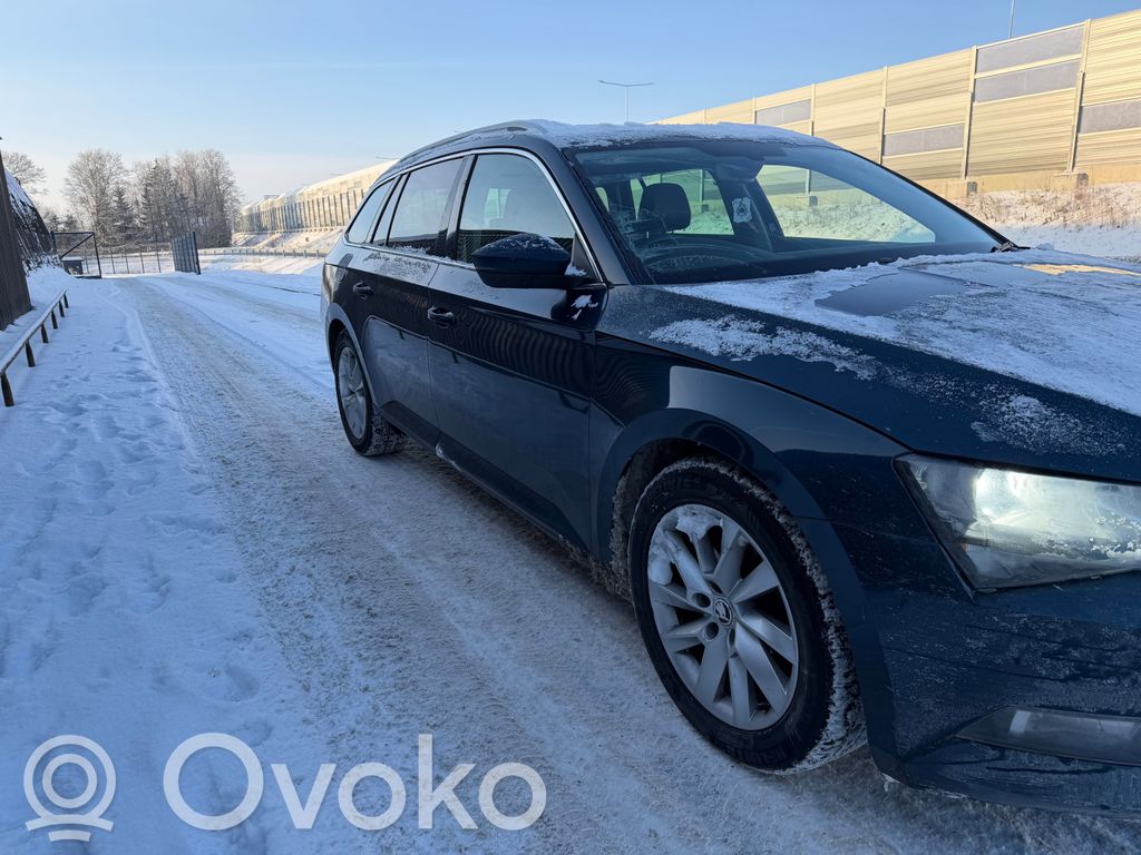 Superb B8 (3V) Superb  3V0941431
