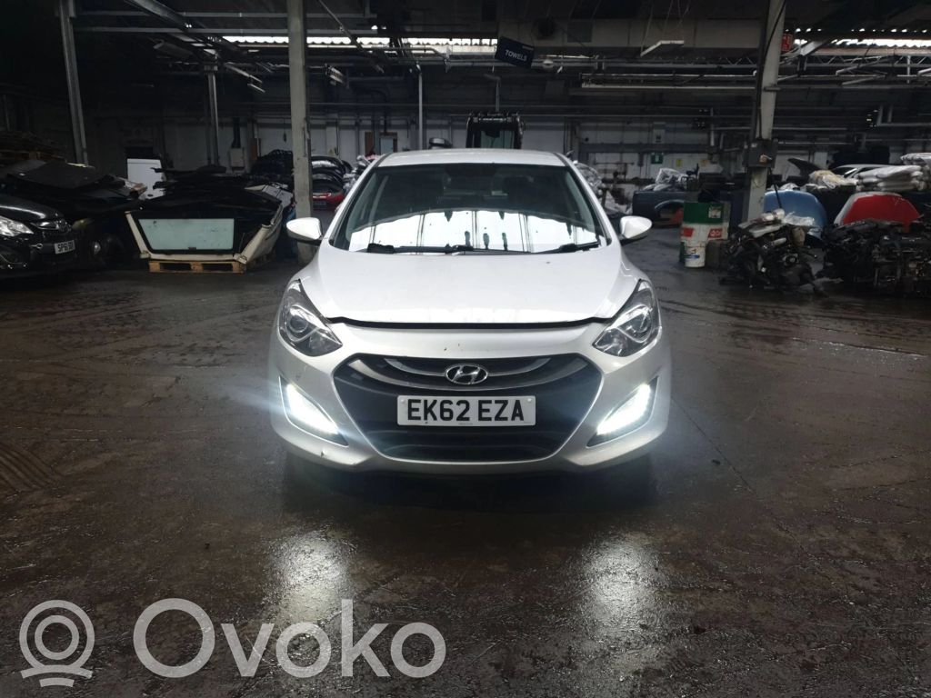 i30 i30  282012A701