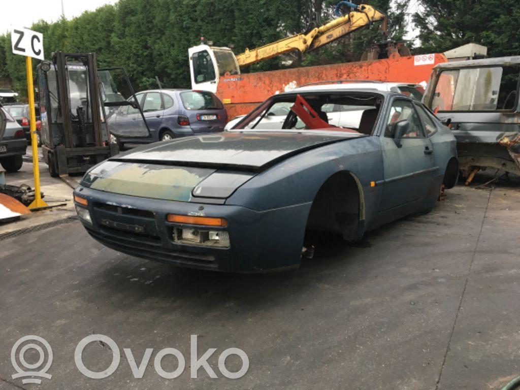 944 944