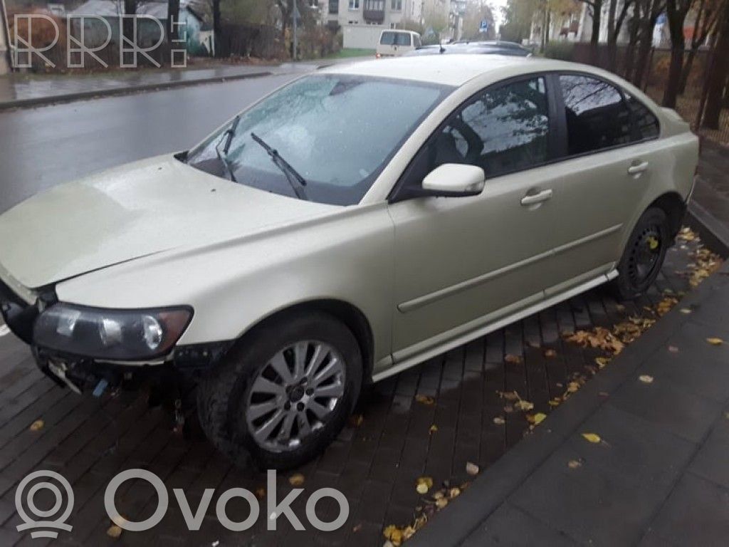 S40 S40, V40