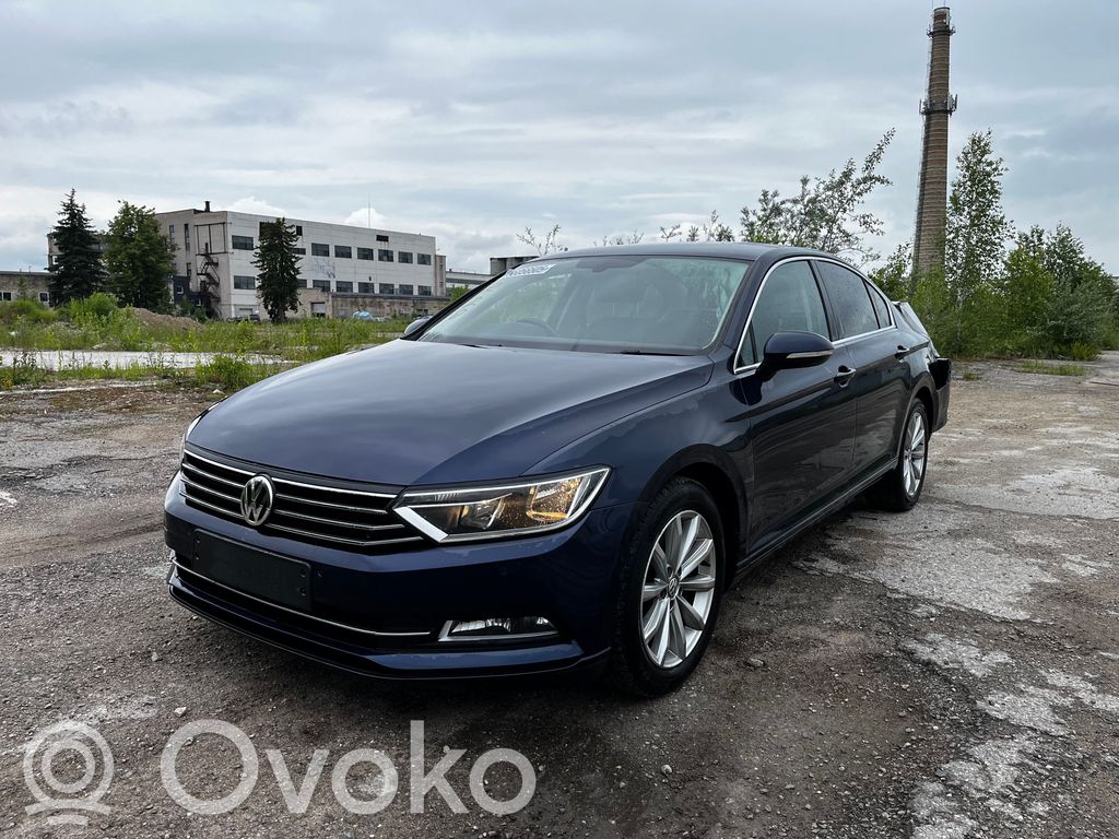 PASSAT B8 Passat  UAA0004VW010