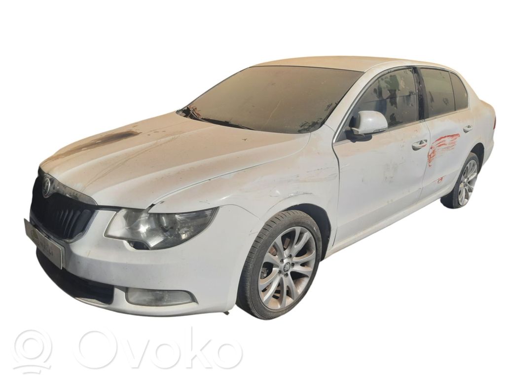 Superb B6 (3T) Superb  3C0413031AA