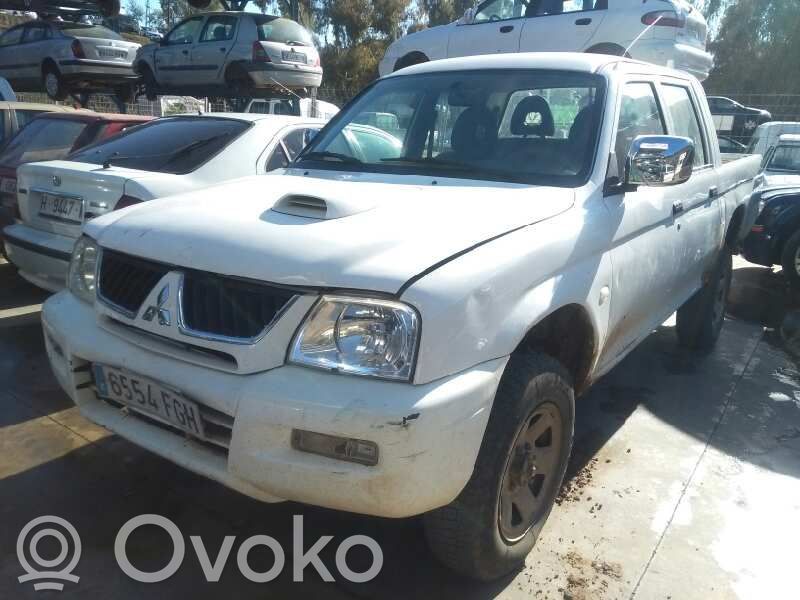 L200 L200, L300, L400 Space Gear  MR144552