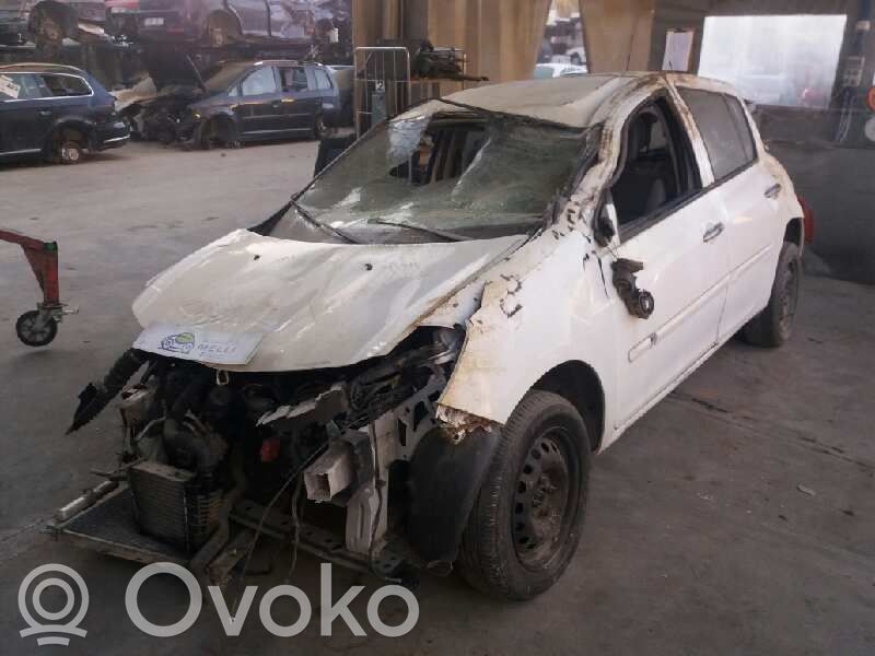 Clio III Clio  8200294284