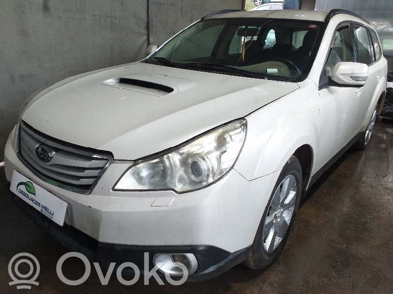 Outback Outback  20152AJ002
