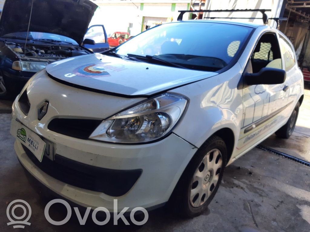Clio III Clio  8200652284