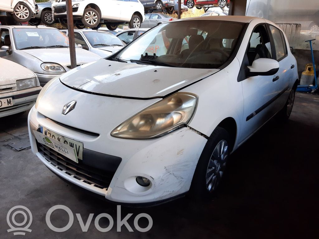 Clio III Clio  8200740595