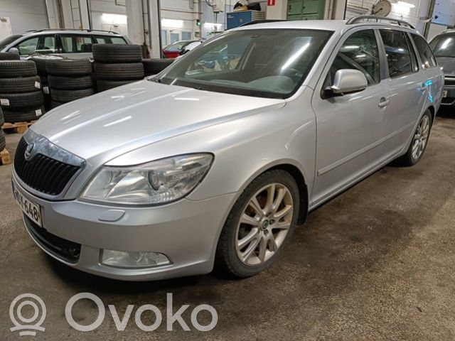Octavia Mk2 (1Z) Octavia  06F145701D